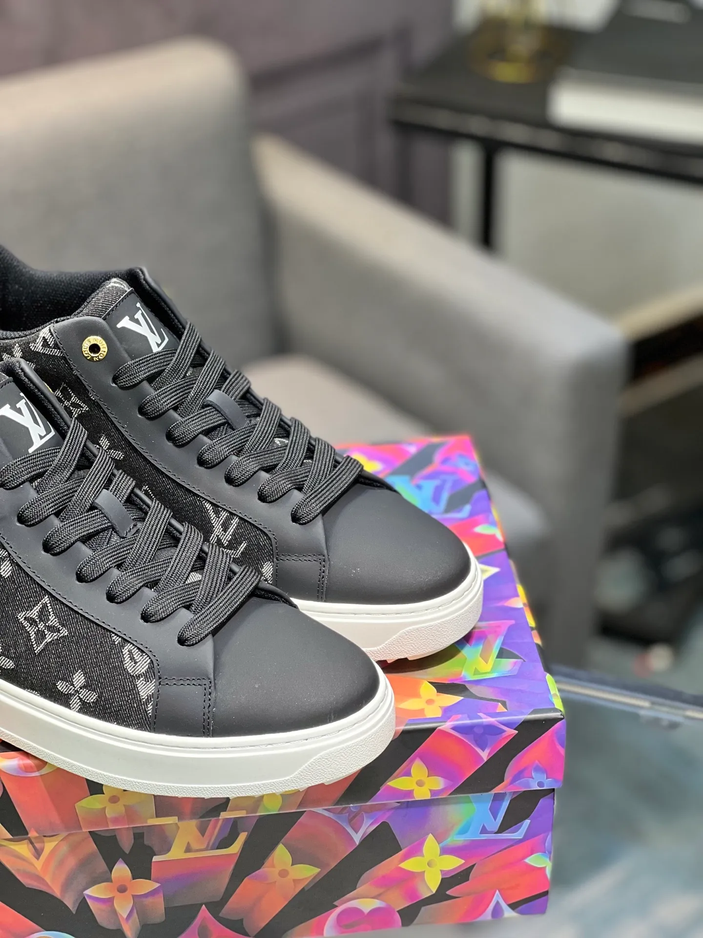 Men's shoes 💰560 LV Louis Vuitton. The latest fashionable casual shoes are popular in physical stores. New spring and summer comfortable imported cowhide, cowhide mesh, unique jacquard fabric element design. With sheepskin lining, Lv original base, [sun][sun] high-end packaging and high quality💪Details determine quality, welcome to compare🇮🇹Code number 38-44, 45 can be customized